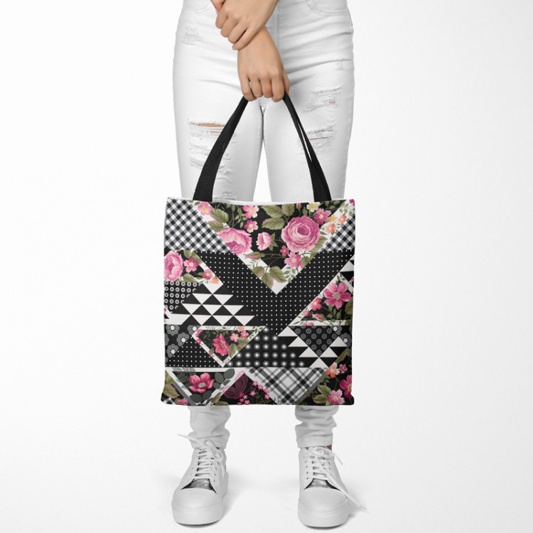 Saco Floral patchwork - geometric, black and white cutout with flowers 147530 additionalImage 2