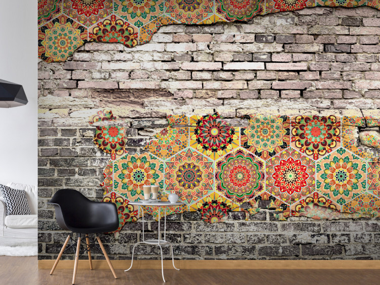 Mural Combinação Eclética - mosaico colorido em fundo de tijolos desbotados 91983