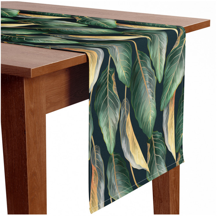 Corre-mesa Gold-green leaves - a floral pattern 147208